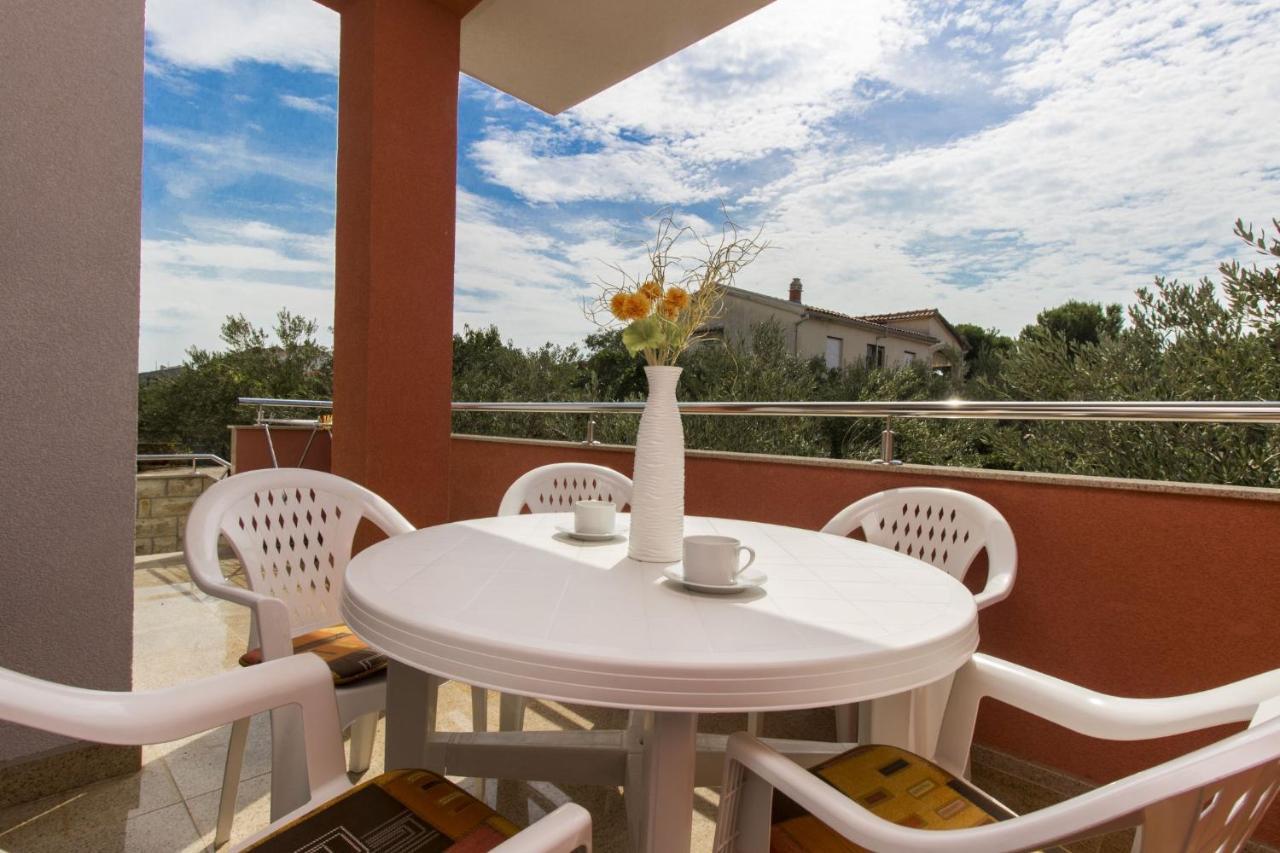 Apartments Lenija Ядрія Екстер'єр фото