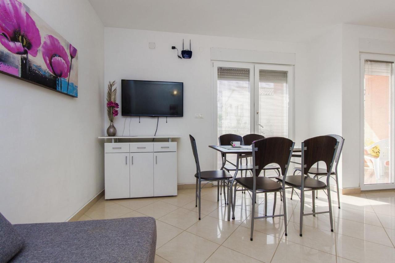 Apartments Lenija Ядрія Екстер'єр фото