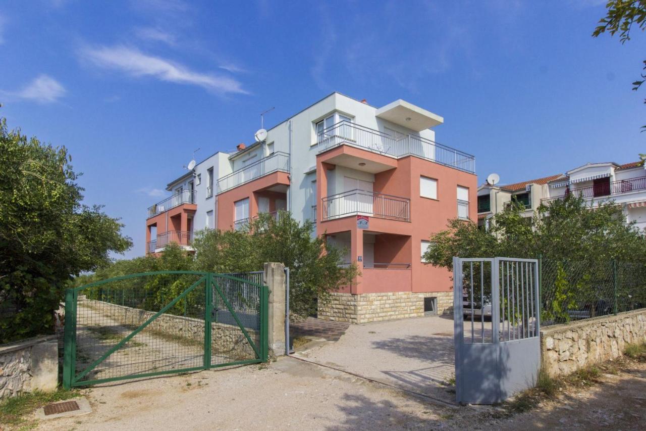 Apartments Lenija Ядрія Екстер'єр фото