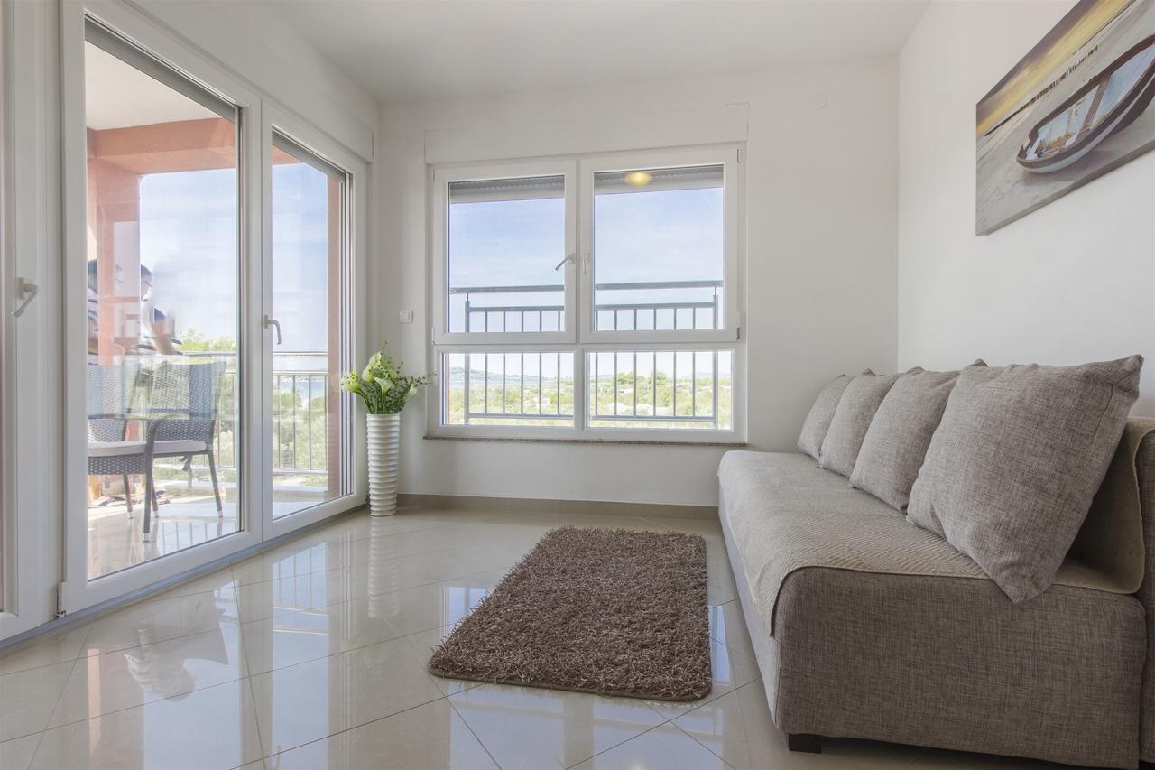 Apartments Lenija Ядрія Екстер'єр фото