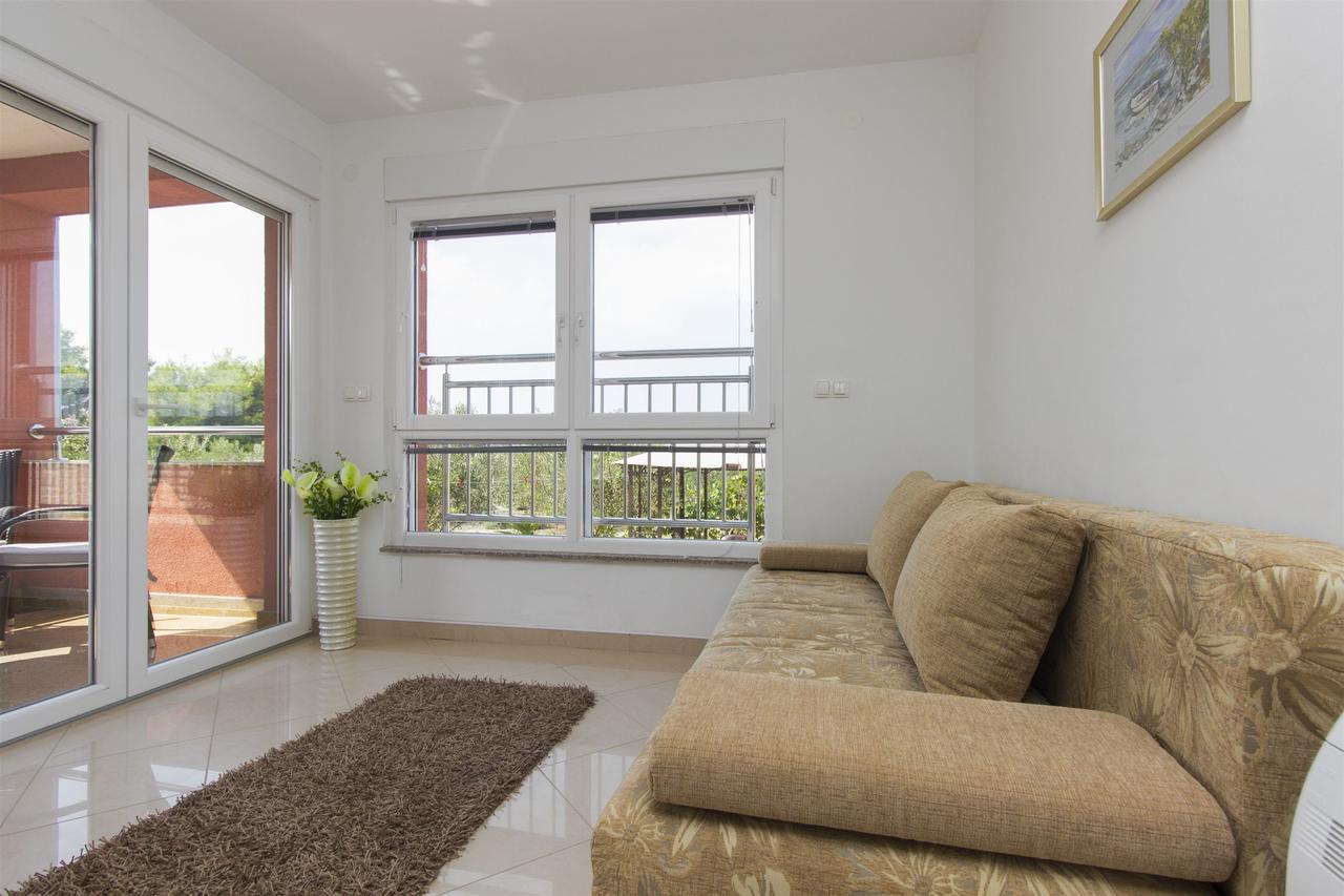Apartments Lenija Ядрія Екстер'єр фото