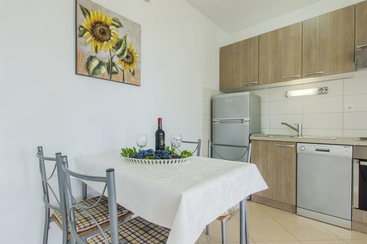 Apartments Lenija Ядрія Екстер'єр фото